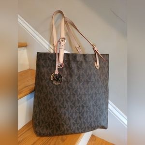 NWOT Michael Kors Large Shoulder Bag